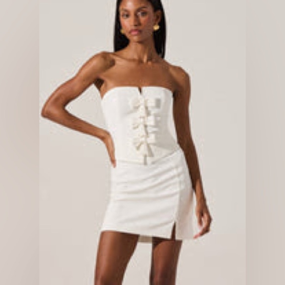 BRAND NEW Astr the Label Strapless Layered Bow Mini Dress